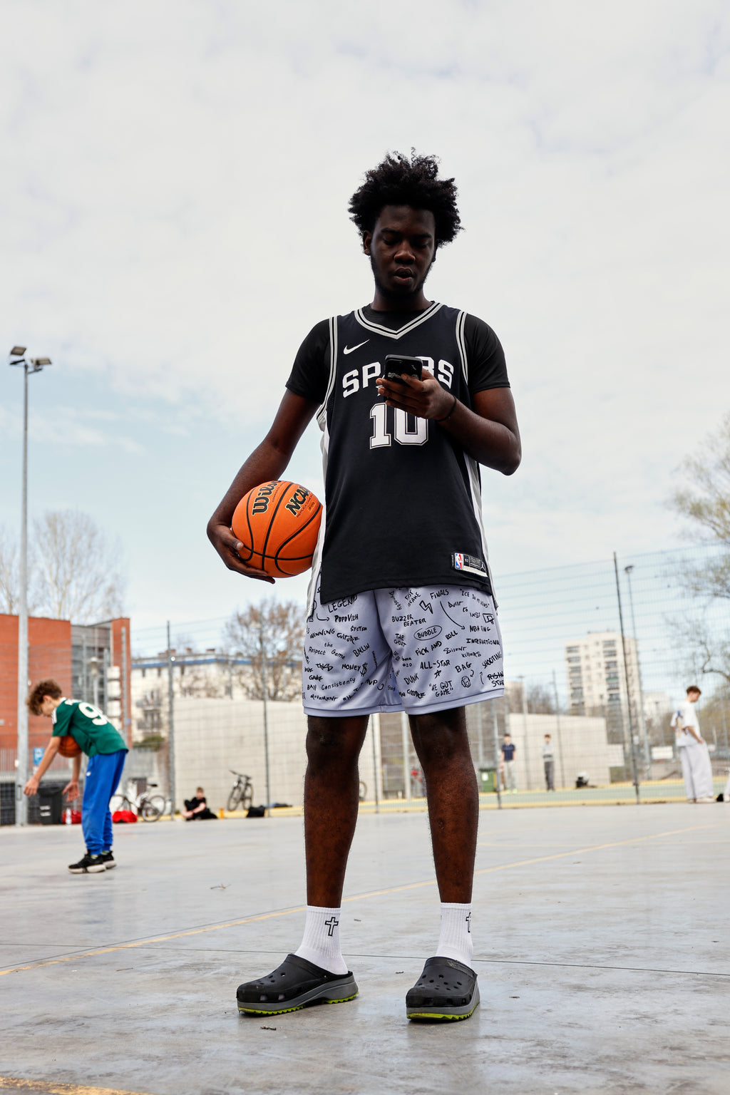 GREY SHORTS (SAN ANTONIO SPURS)