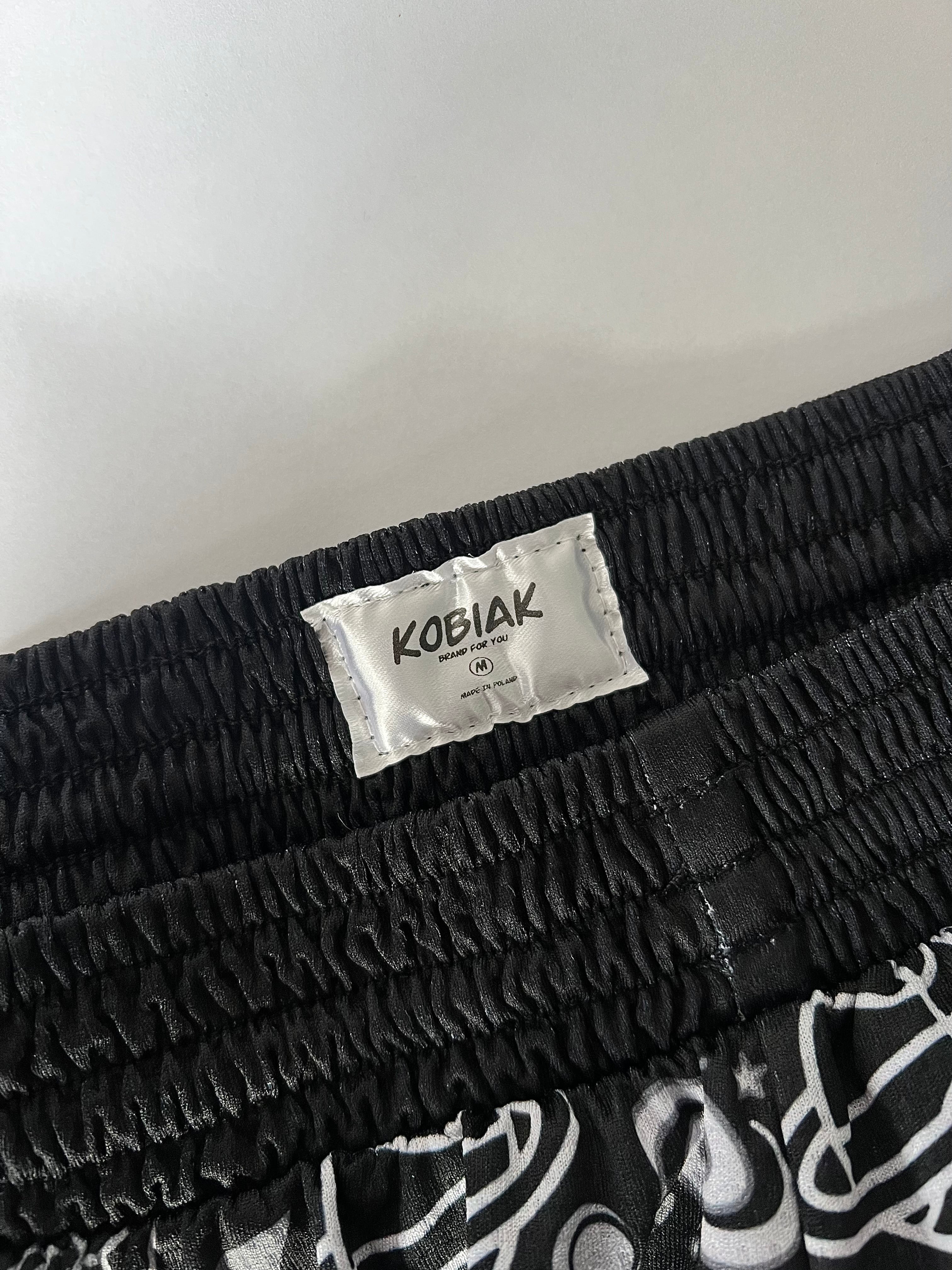 Czarne Szorty (Our World Edition)