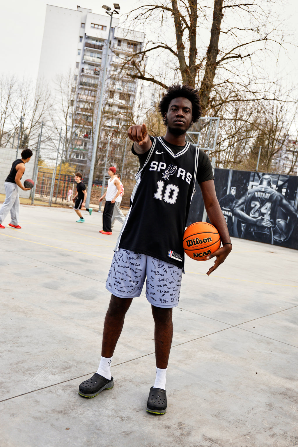 GREY SHORTS (SAN ANTONIO SPURS)