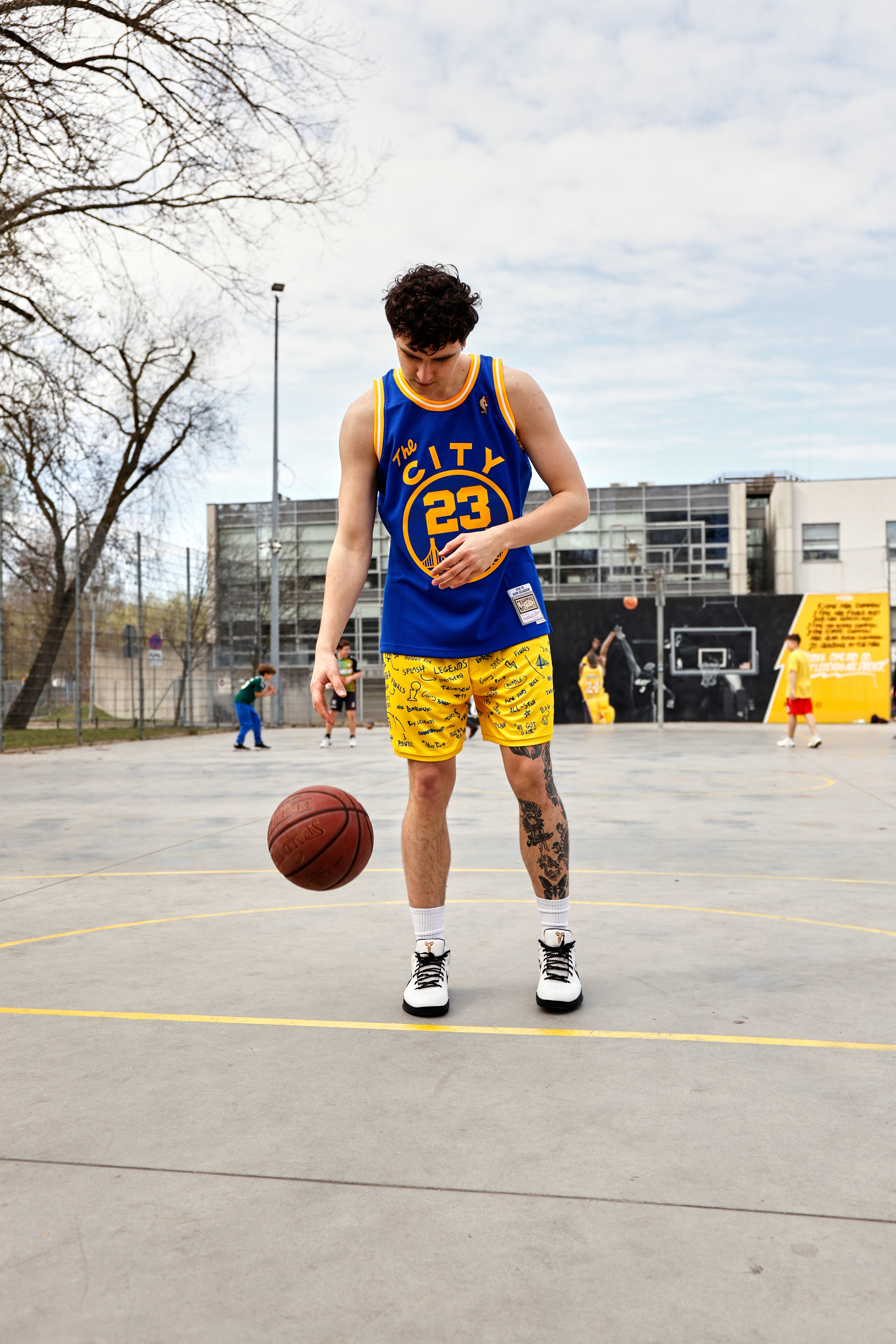 YELLOW SHORTS (GOLDEN STATE WARRIORS)